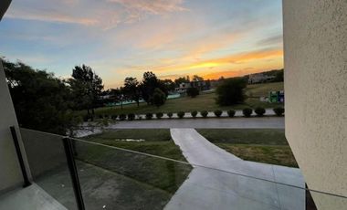 Casa en venta - 3 Dormitorios 5 Baños - Cocheras - 1500Mts2 - Canning