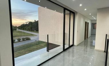 Casa en venta - 3 Dormitorios 5 Baños - Cocheras - 1500Mts2 - Canning