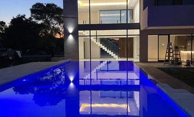 Casa en venta - 3 Dormitorios 5 Baños - Cocheras - 1500Mts2 - Canning