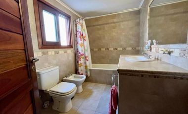 Casa en venta - 5 Dormitorios 3 Baños - 1.000Mts2 - Mar del Plata