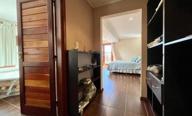 Casa en venta - 5 Dormitorios 3 Baños - 1.000Mts2 - Mar del Plata