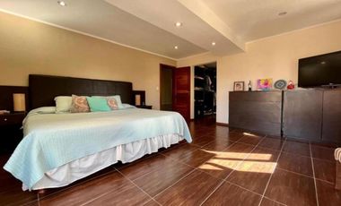 Casa en venta - 5 Dormitorios 3 Baños - 1.000Mts2 - Mar del Plata