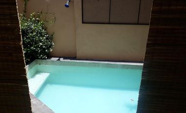 Casa en venta - 3 Dormitorios 2 Baños - Cochera - 180Mts2 - Hurlingham