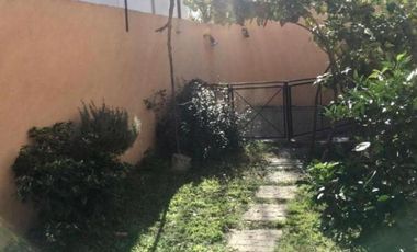 Casa en venta - 3 Dormitorios 2 Baños - Cochera - 180Mts2 - Hurlingham