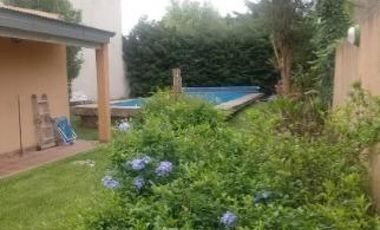 PH en venta - 2 Dormitorios 2 Baños - 400Mts2 - Tolosa