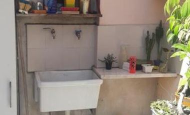 BERUTTI 200 - 2 CASAS - LOTE 220 MTS - V MARTELLI - VENDE