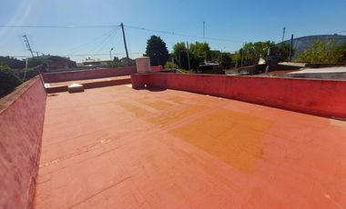 Casa en venta - 3 Dormitorios 1 Baño - 223Mts2 - Gerlí