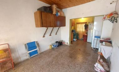 Casa en venta - 3 Dormitorios 1 Baño - 223Mts2 - Gerlí