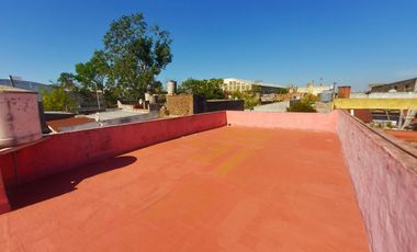 Casa en venta - 3 Dormitorios 1 Baño - 223Mts2 - Gerlí