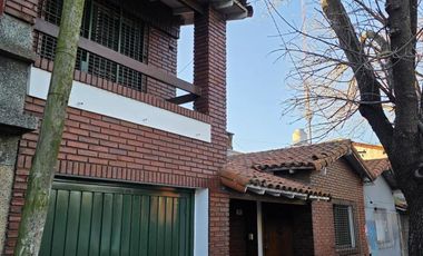 Casa en venta - 4 Dormitorios 3 Baños - San Fernando