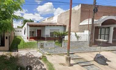 Casa en venta - 2 Dormitorios 1 Baño -  Cochera - 320Mts2 - Carmen de Areco