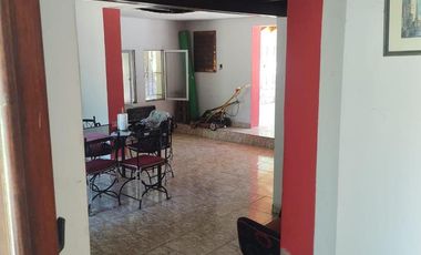 Casa en venta - 4 Dormitorios 2 Baños - Cochera - 2.038Mts2 - Tortuguitas