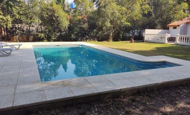 Casa en venta - 4 Dormitorios 2 Baños - Cochera - 2.038Mts2 - Tortuguitas