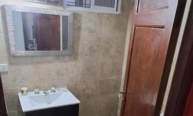 Casa en venta - 4 Dormitorios 2 Baños - Cochera - 2.038Mts2 - Tortuguitas