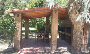 Casa en venta - 4 Dormitorios 2 Baños - Cochera - 2.038Mts2 - Tortuguitas