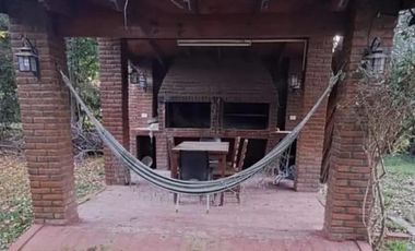 Casa en venta - 4 Dormitorios 2 Baños - Cochera - 2.038Mts2 - Tortuguitas