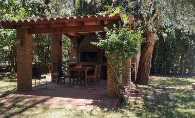 Casa en venta - 4 Dormitorios 2 Baños - Cochera - 2.038Mts2 - Tortuguitas