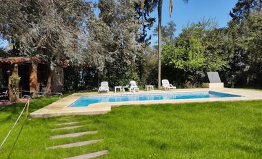 Casa en venta - 4 Dormitorios 2 Baños - Cochera - 2.038Mts2 - Tortuguitas