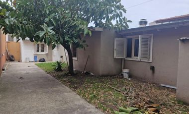 Casa en venta - 3 Dormitorios 2 Baños - 410Mts2 - Mar del Plata