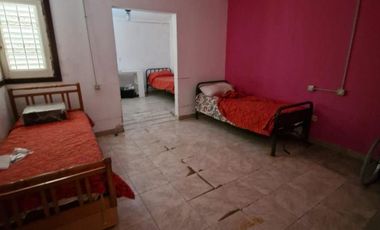 Casa en venta - 3 Dormitorios 2 Baños - 410Mts2 - Mar del Plata