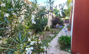 Hostería ubicada en el corazón de San Bernardo, Santa Maria de Oro  735