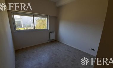 Venta de Departamento 2 ambientes con patio en  Wilde (22306)