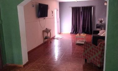 Casa en venta - 3 Dormitorios 2 Baños - 342Mts2 - Carmen de Areco
