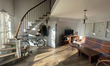 VENTA CHALET 3 AMBIENTES EN SIERRA DE LOS PADRES CON PARQUE Y PISCINA - GAS NATURAL