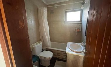 VENTA CHALET 3 AMBIENTES EN SIERRA DE LOS PADRES CON PARQUE Y PISCINA - GAS NATURAL