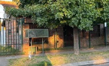 PH en venta - 3 Dormitorios 1 Baño - Hurlingham