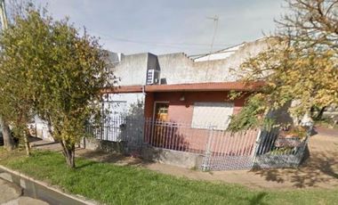 Casa en venta - 2 Dormitorios 1 Baño - El Palomar