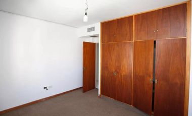 Departamento en venta - 3 Dormitorios 2 Baños - Cocheras - 169Mts2 - La Plata