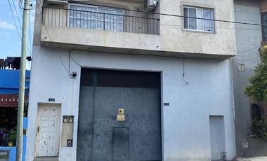 Galpon con vivienda, aprobado para 4 departamentos mas!