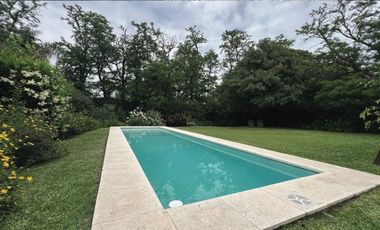 Casa en venta - 2 Dormitorios 2 Baños - Mercedes