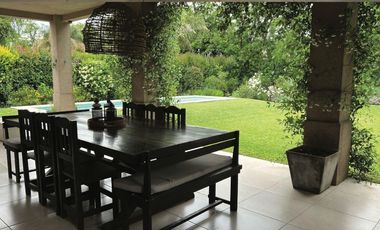 Casa en venta - 2 Dormitorios 2 Baños - Mercedes