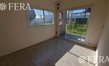 Venta de Departamento 2 ambientes en  Wilde con patio ( 21505)