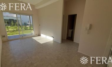 Venta de Departamento 2 ambientes en  Wilde con patio ( 21505)