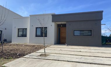 Casa en Santa Lucia, Pilar del este