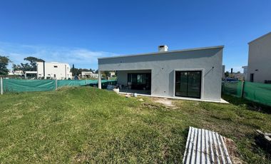 Casa en Santa Lucia, Pilar del este