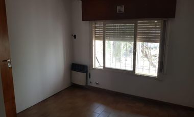 Casa en alquiler - 1 Dormitorio 1 Baño - 300Mts2 - Temperley