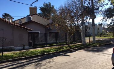 Casa en Jorge Bell y 471 City Bell - Alberto Dacal Propiedades