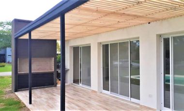 ALQUILER ANUAL nueva CASA en El Canton - Escobar IMPECABLE Suite mas 3 Dormitorios, en 2 plantas