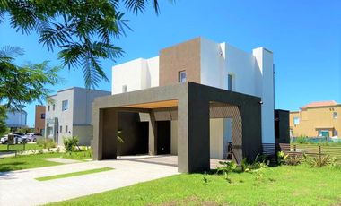 ALQUILER ANUAL nueva CASA en El Canton - Escobar IMPECABLE Suite mas 3 Dormitorios, en 2 plantas