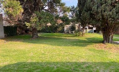 Chalet sobre dos lotes a 1/2 cuadra de Av Hipolito Yrigoyen!