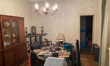 Chalet sobre dos lotes a 1/2 cuadra de Av Hipolito Yrigoyen!