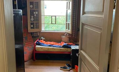 Chalet sobre dos lotes a 1/2 cuadra de Av Hipolito Yrigoyen!