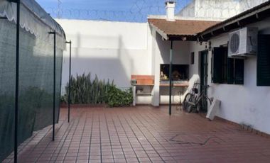 Casa DE 6 AMBIENTE EN DOS PLANTAS