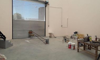 GALPON 370 MTS - ALSINA 5200 - VILLA MARTELLI - VENDE