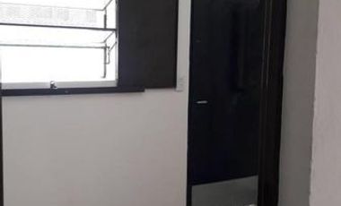 GALPON 370 MTS - ALSINA 5200 - VILLA MARTELLI - VENDE