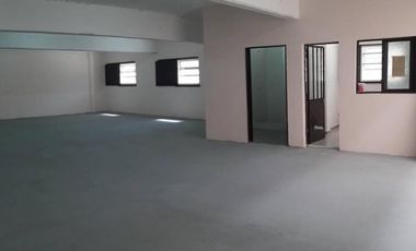 GALPON 370 MTS - ALSINA 5200 - VILLA MARTELLI - VENDE